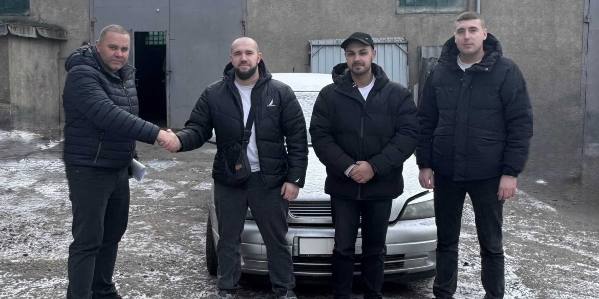 Ще один автомобіль передали вінницькі митники бійцям на передову