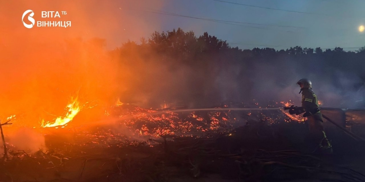 Сім пожеж за добу на Вінниччині вогонь пройшовся понад двома гектарами землі