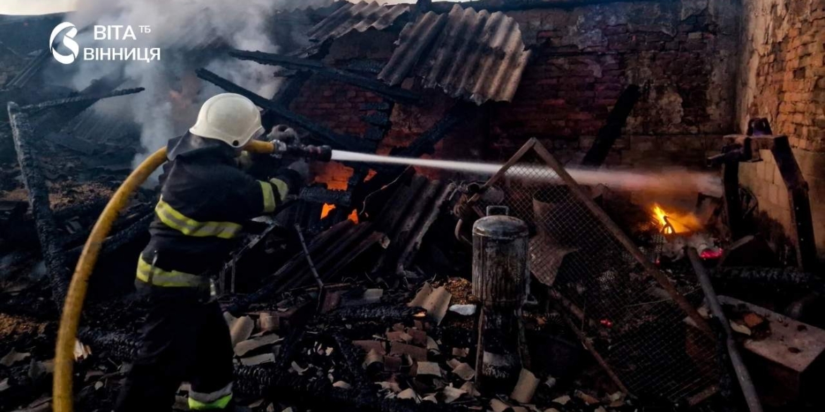 Склад із 300 тоннами зерна й соняшнику загорівся у Джулинській громаді