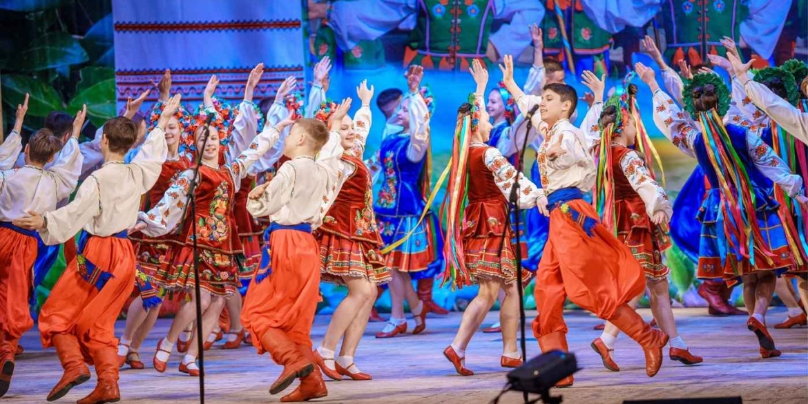 Сльози радості та 42 роки історії у Вінниці прогримів благодійний марафон на честь народження «Барвінку»