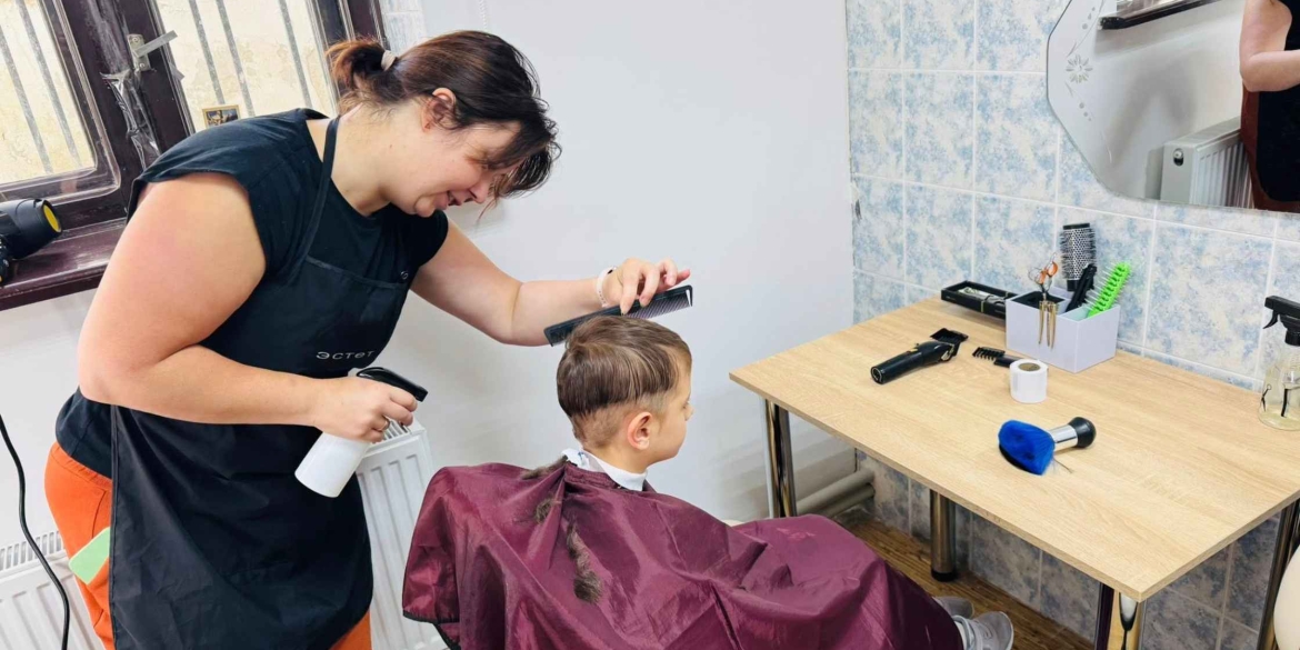 Соціальну перукарню відвідали вінницькі першокласники з родин вразливих категорій 