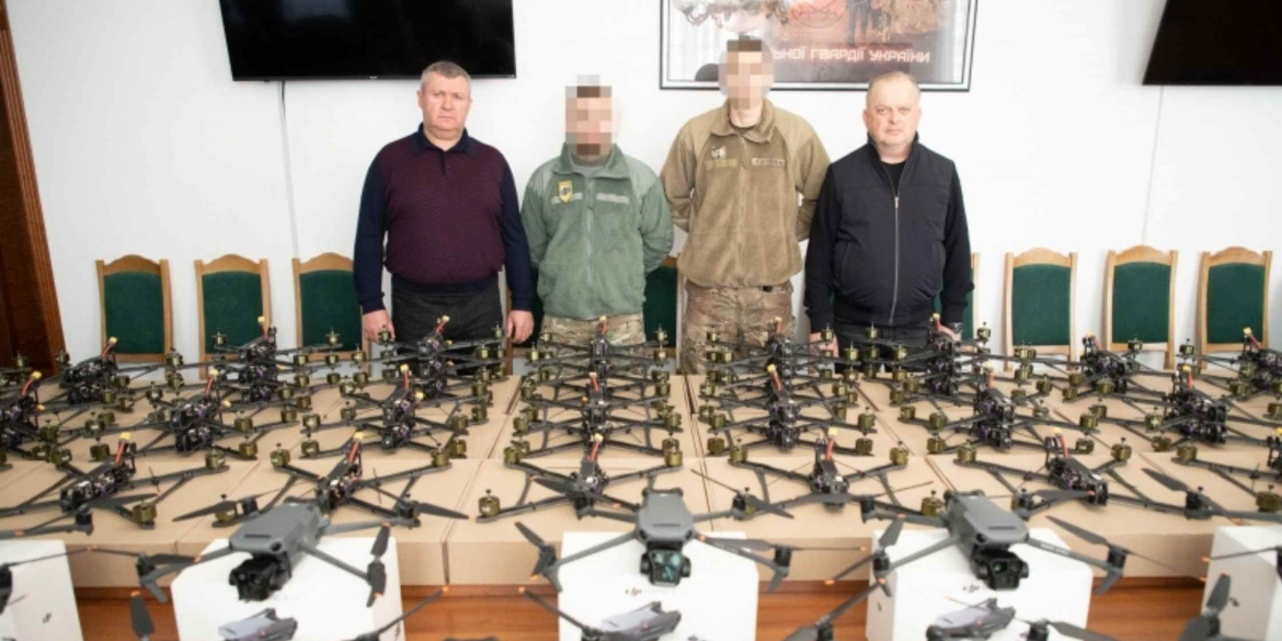 Спецпризначенцям Нацгвардії у Вінниці передали «мавіки» та fpv-дрони Спецпризначенцям Нацгвардії у Вінниці передали «мавіки» та fpv-дрони