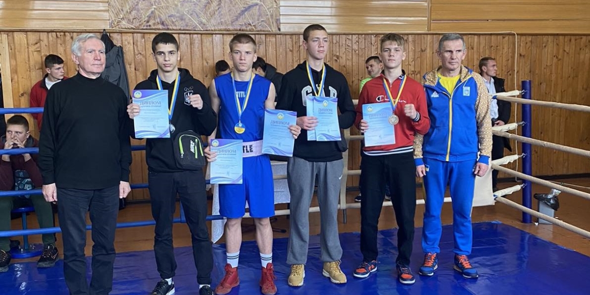 Спортсмени з Бару здобули медалі на Чемпіонаті України з боксу