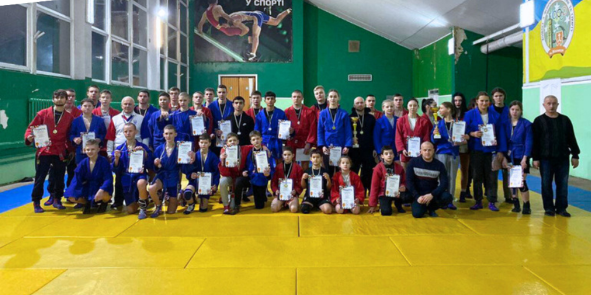 Спортсмени з Вінниці здобули 38 медалей на Кубку міста з самбо