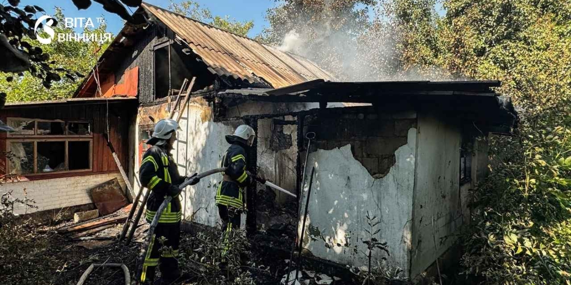Суха трава, будинок й авто рятувальники Вінниччини ліквідували 18 пожеж