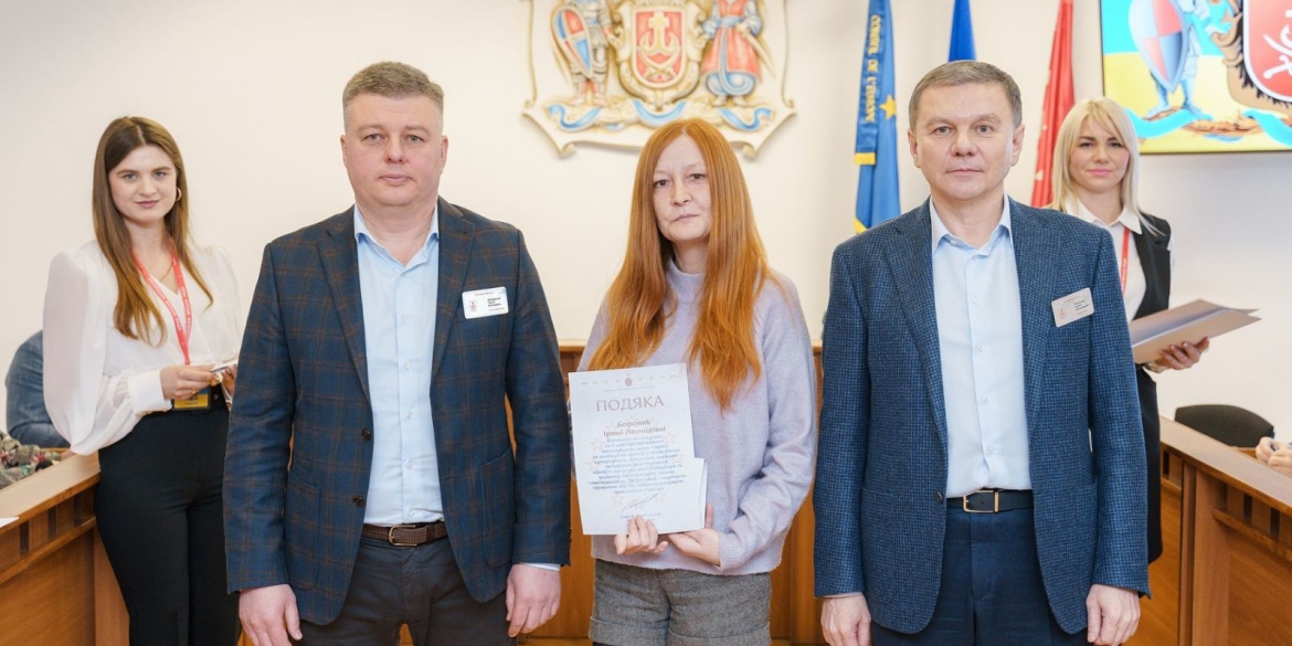 "Своїм прикладом мотивую інших допомагати попри все", - вінницька волонтерка