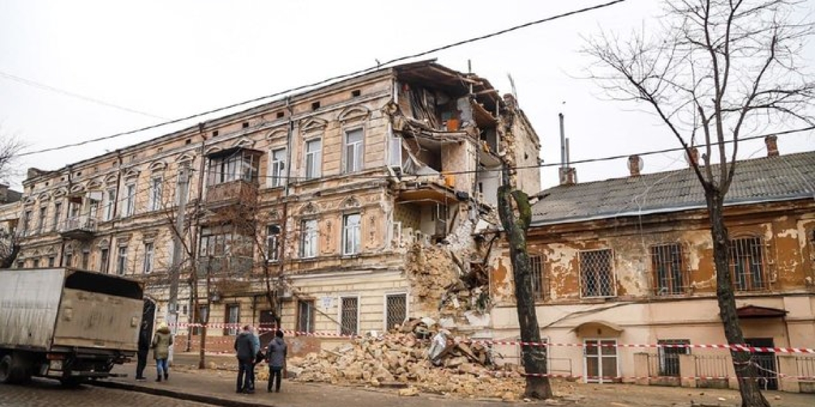Вінницька область третя за площею аварійного житла в Україні