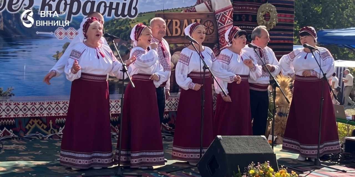 Ткацькі верстати й майстри з усієї Вінниччини ансамбль із Калинівки заспівав на святі народного ремесла