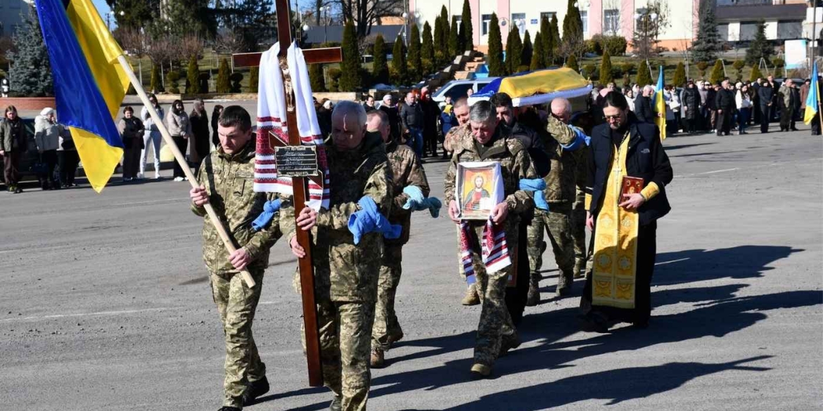 Тростянецька громада прощалась із 42-річним стрільцем-снайпером