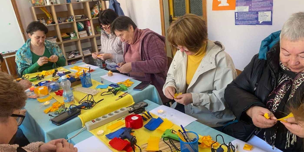 Троянди, що лікують душу як у Калинівській громаді підтримують рідних загиблих Героїв