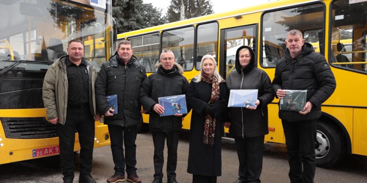 Три громади Тульчинського району отримали нові шкільні автобуси