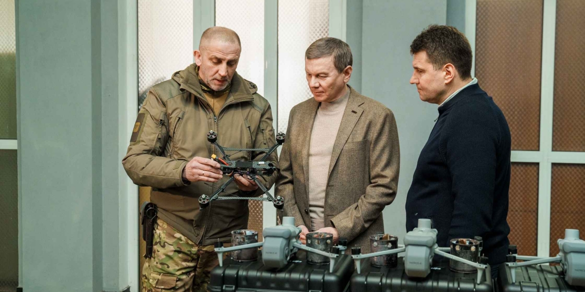 Три військові бригади отримають від вінничан 300 десятидюймових FPV-дронів та 15 Matrice 4Е