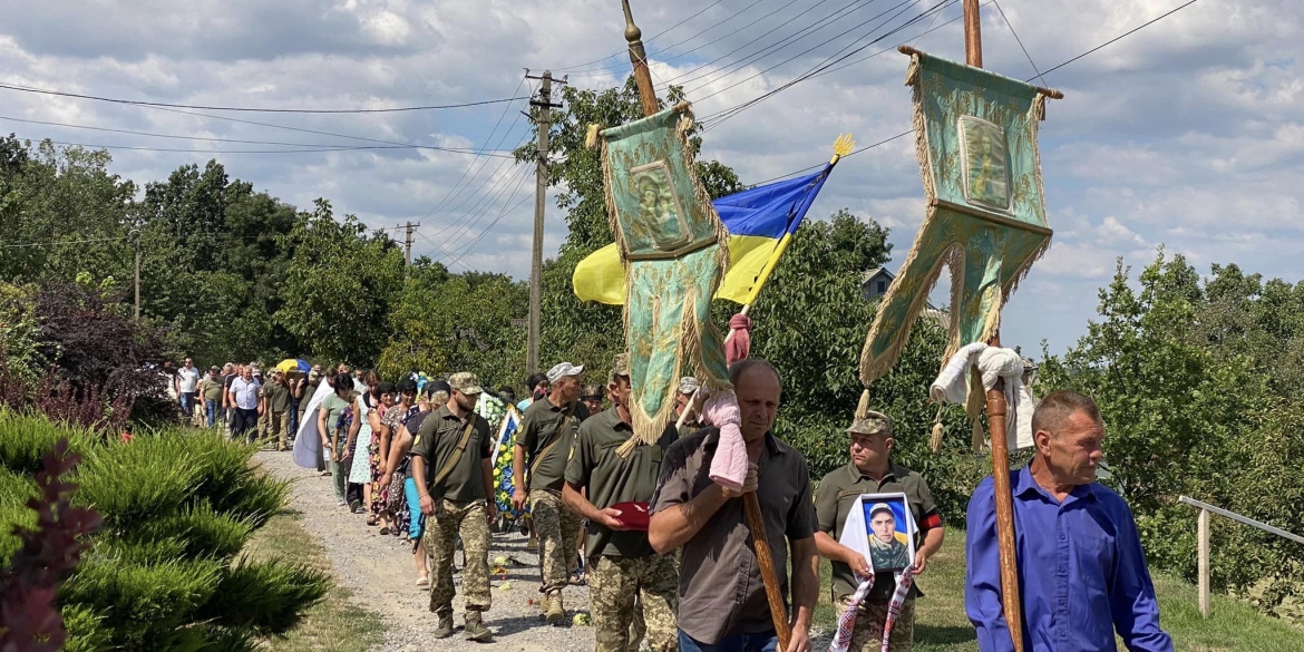 Тульчинська громада “живим коридором” проводжала хороброго воїна