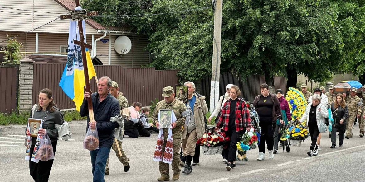 Тульчин попрощався із загиблим захисником зі стрілецького батальйону