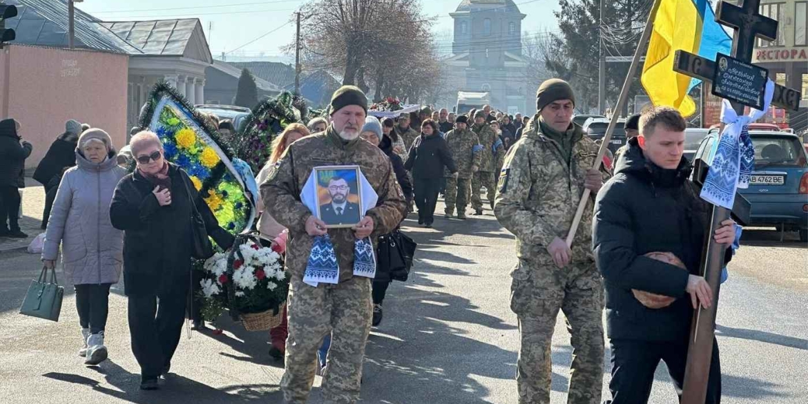 Тульчинська громада попрощалася із загиблим на фронті лейтенантом