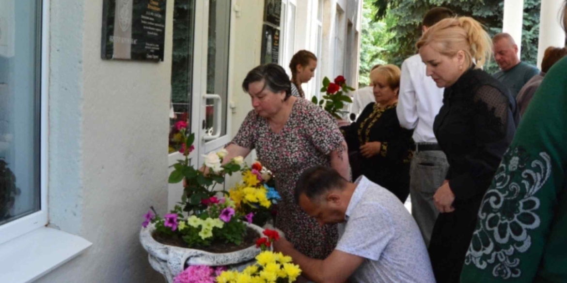 Тульчинська громада відкрила меморіальні дошки на честь двох молодих воїнів
