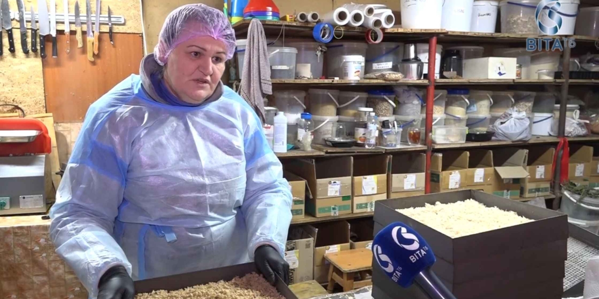 Тисячі порцій гарячої їжі щомісяця відправляють на передову Бджоли Поділля