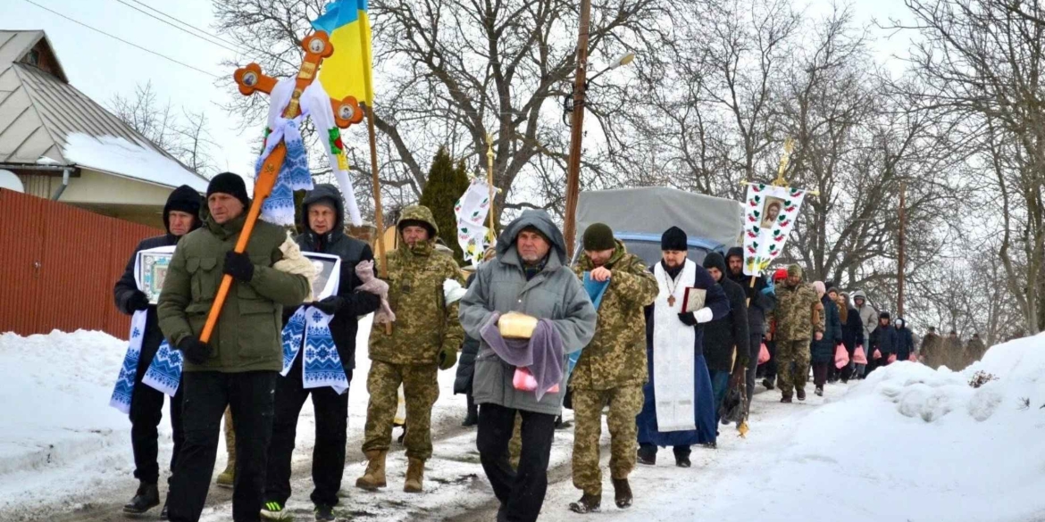 У Бершаді прощались із 50-річним стрільцем аеромобільного підрозділу