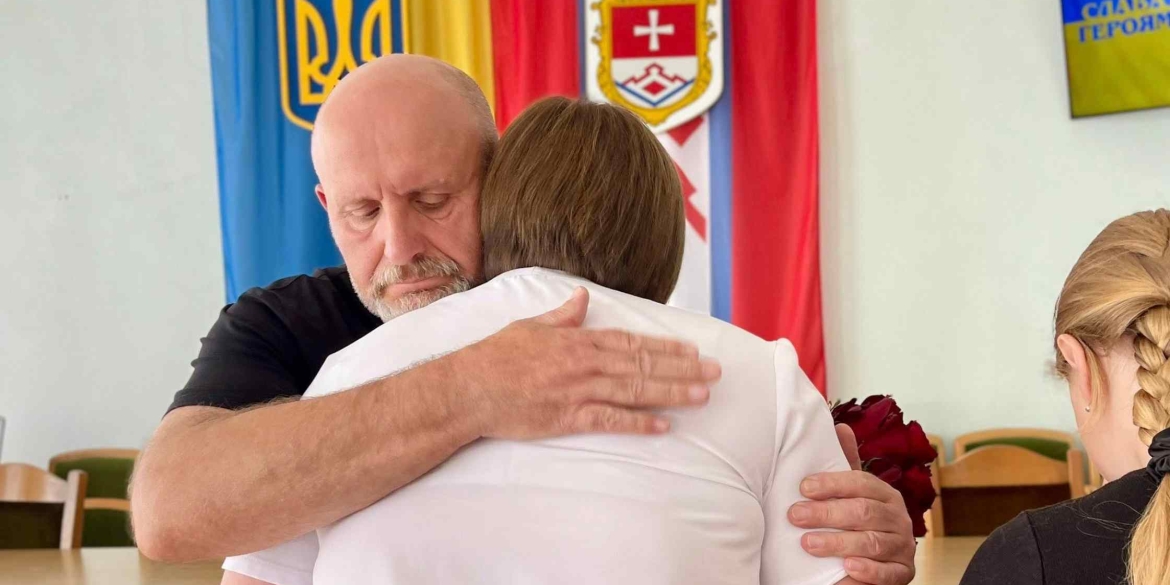 У Бершаді родина загиблого морпіха отримала його посмертну нагороду