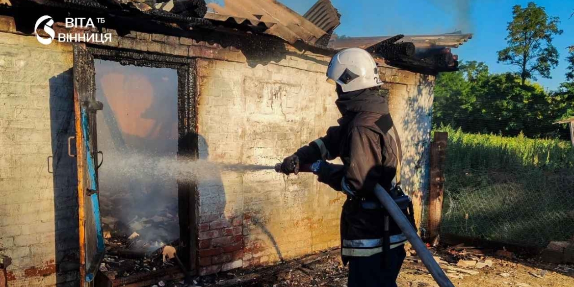 У Бершаді рятувальники вивели жінку з дітьми із задимленої квартири