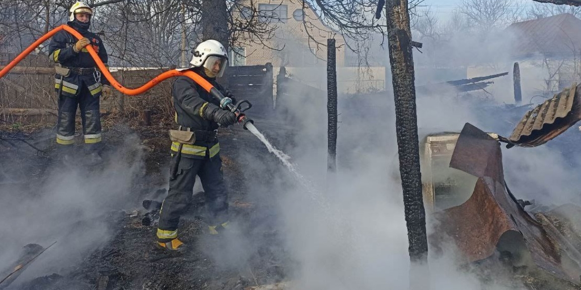 У Бершадській громаді сталася пожежа - загорілась господарча будівля