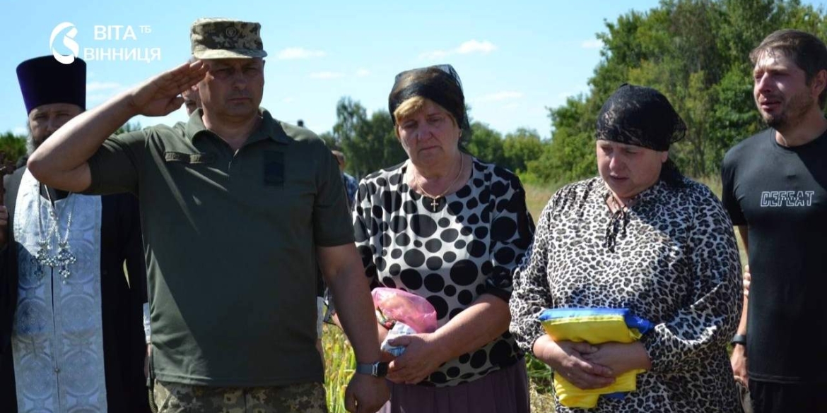У Бершадській громаді провели в останню дорогу загиблого воїна Павла Заболотного
