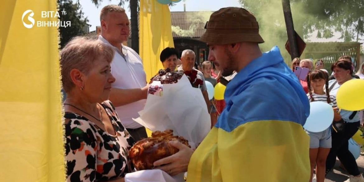 У Чернівецькій громаді зустріли земляка, який два роки провів у полоні