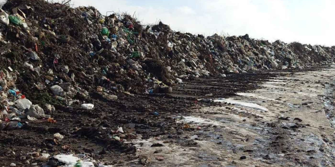 У Дашівській громаді впорядковують місцеве сміттєзвалище