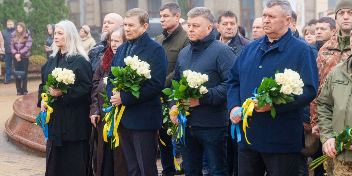 У День Гідності та Свободи вінничани вшанували пам’ять полеглих Героїв Небесної Сотні