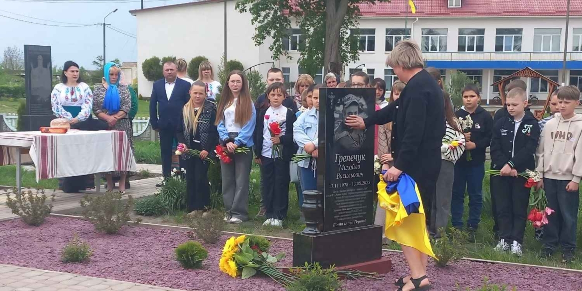 У Калинівській громаді вшанували пам’ять двох захисників, які віддали життя за волю України