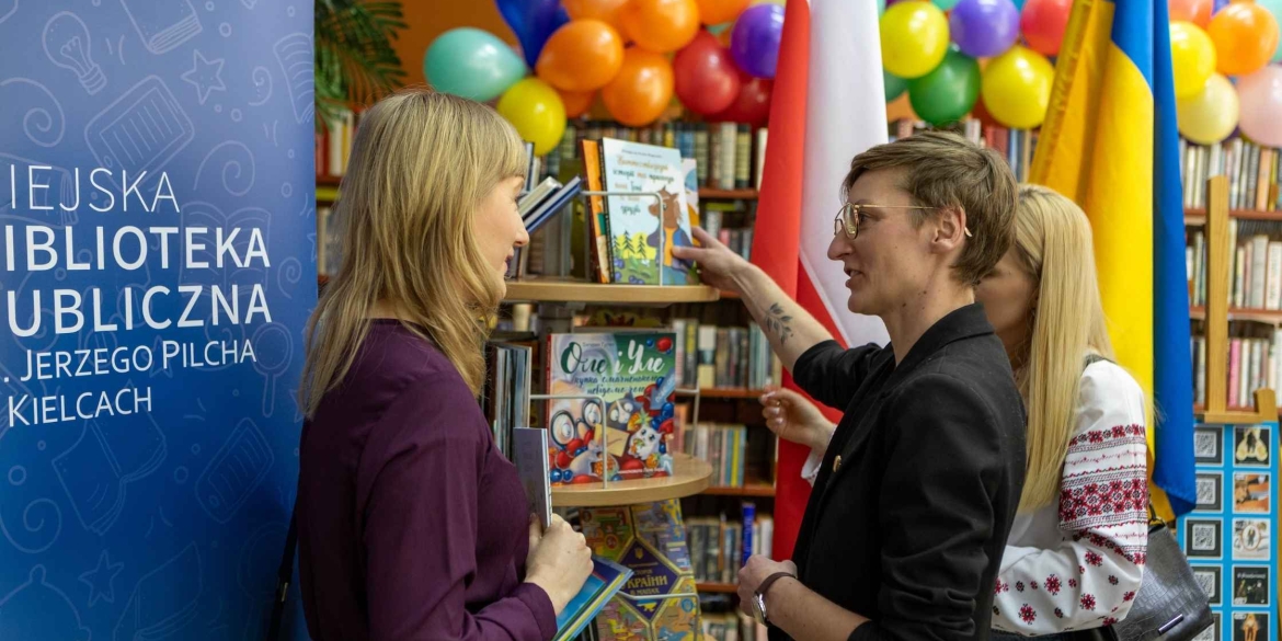 У Кельце — польському місті-побратимі Вінниці — відкрили першу «Українську книжкову поличку»