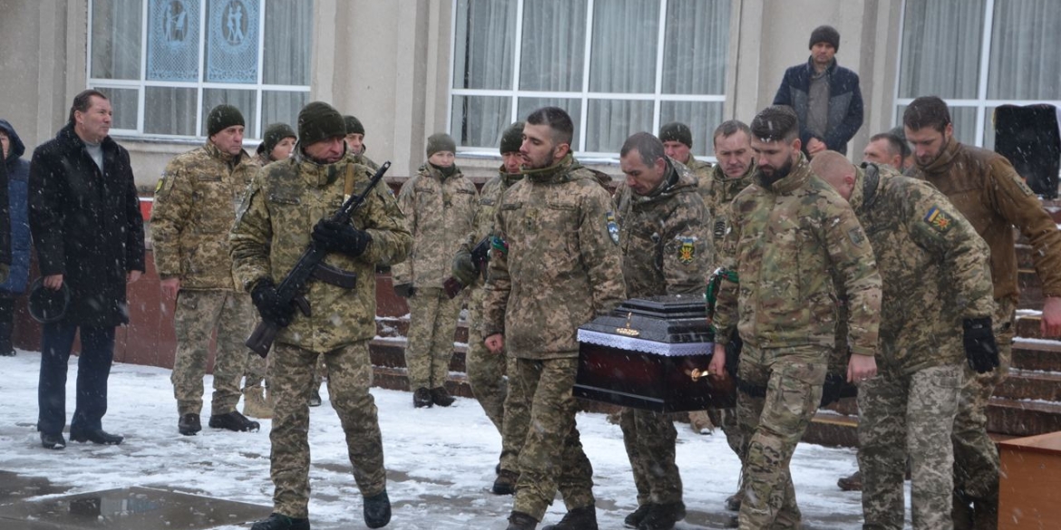 У Хмільнику поховали Героя, який загинув у перший день повномасштабної війни