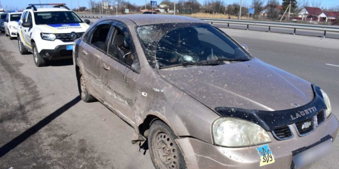 У Хмільницькому районі нетверезий водій збив працівника дорожньої служби