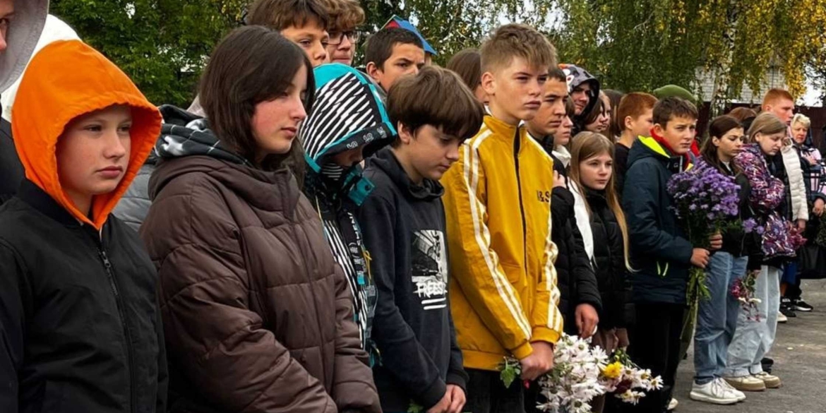 У Хмільницькому районі відкрили меморіальні дошки на честь Героїв-випускників