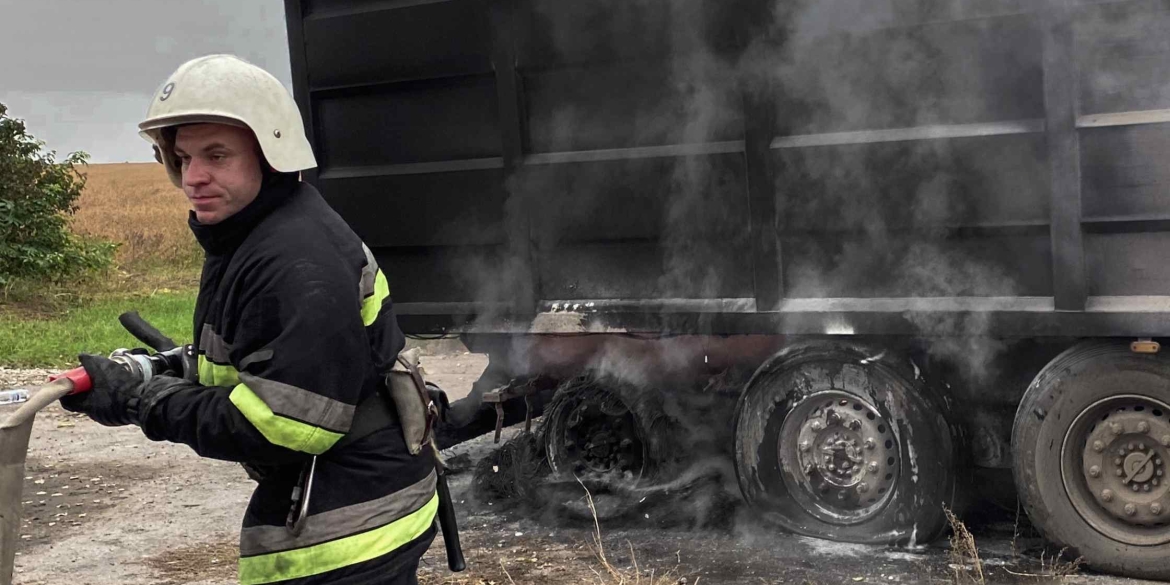 У Хмільницькому районі загорівся напівпричіп вантажівки