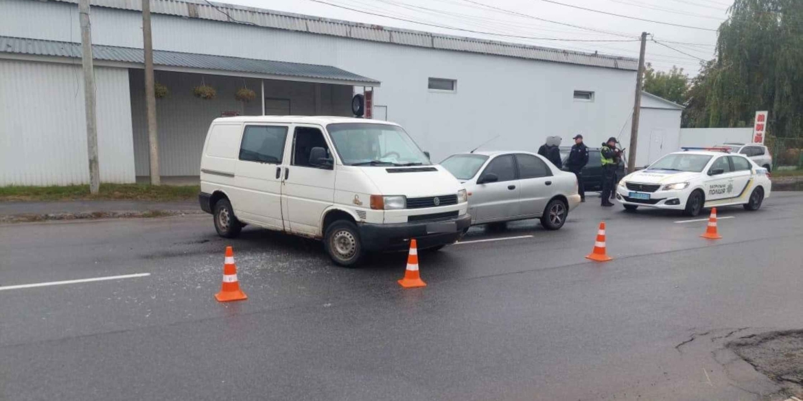 У Козятині зіткнулись два автомобілі, один із водіїв потрапив у лікарню