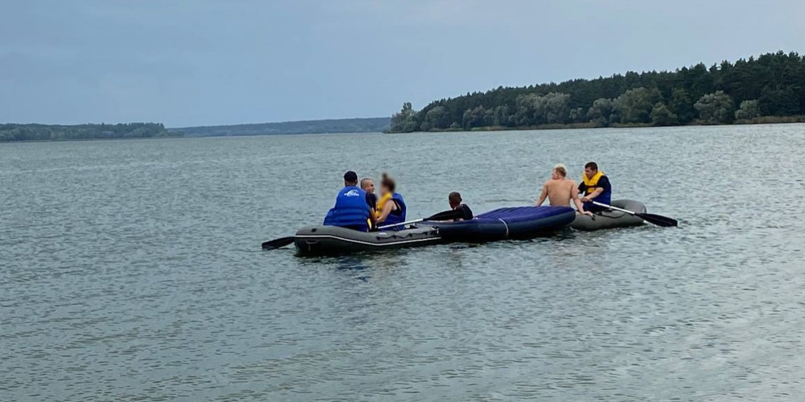 У Ладижинській громаді врятували дівчину, яку на матраці віднесло від берега