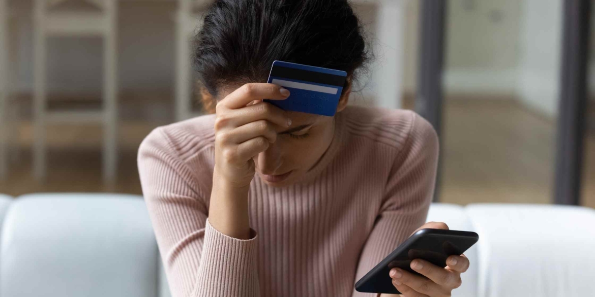 У Ладижині чоловік переказав собі з чужого рахунку 20 тис. грн