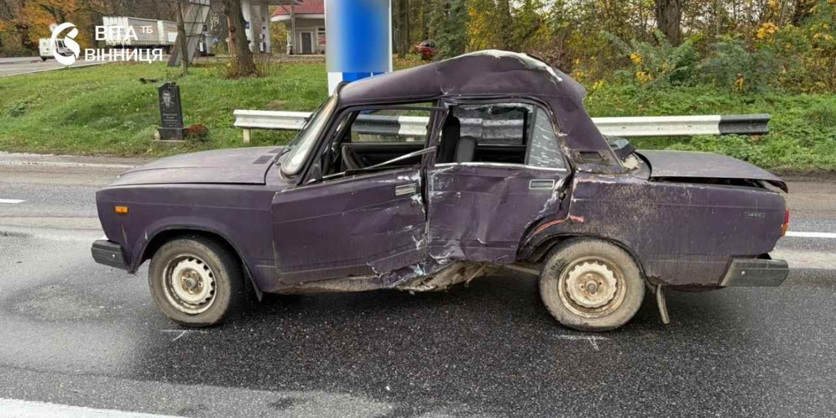 У Літині ВАЗ зіткнувся з вантажівкою VOLVO 72-річного водія госпіталізували