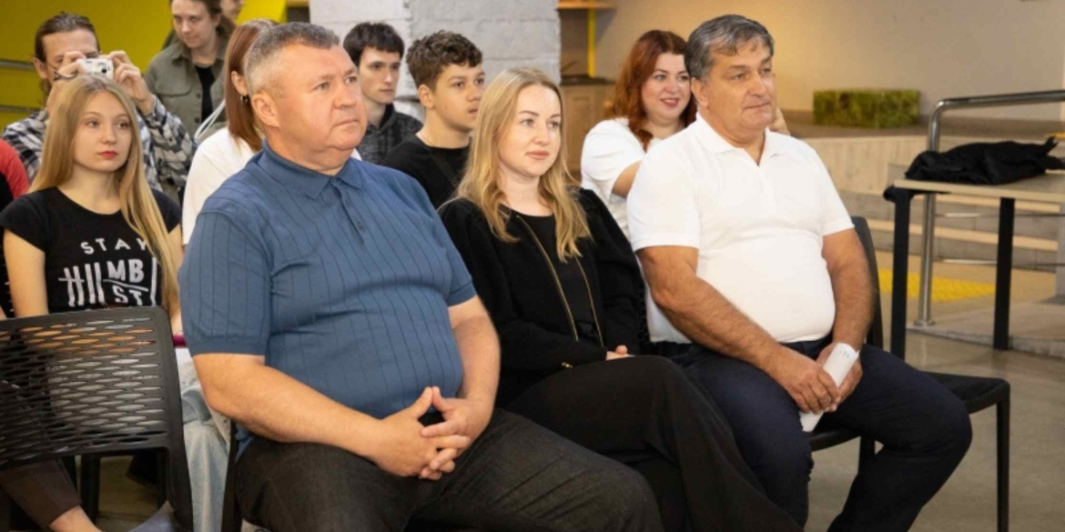 У Літинській громаді команда волонтерів облаштовує молодіжний простір