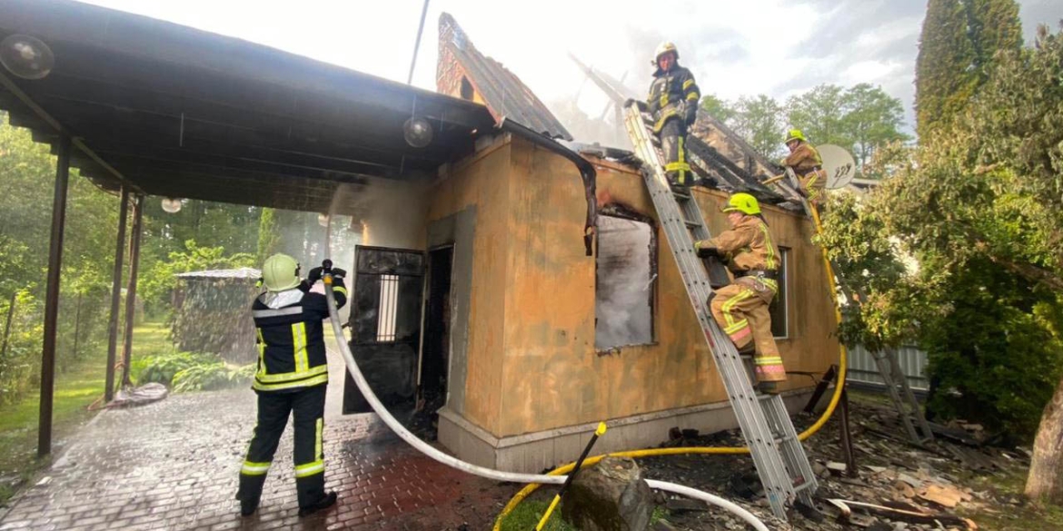 У Літинській громаді сталася пожежа - горів дачний будинок