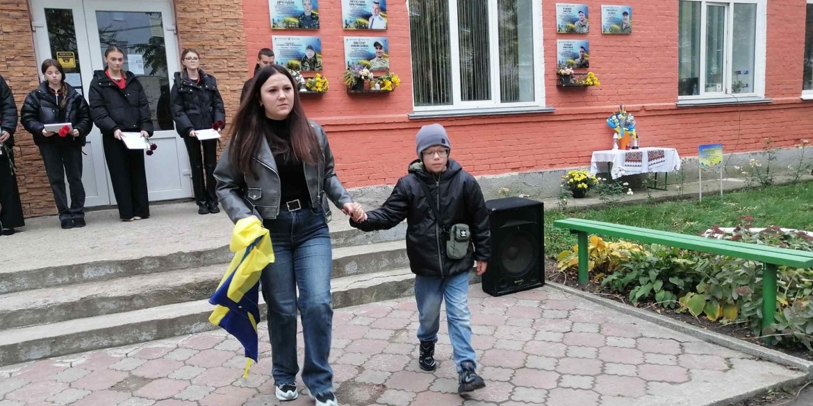 У місті Бар відкрили пам’ятний знак Захиснику України Михайлу Бойку