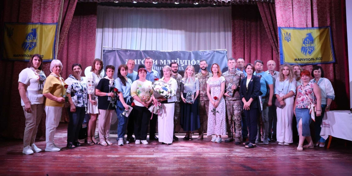 У місті Липовець презентували книгу пам'яті загиблих Героїв «Янголи Маріуполя»