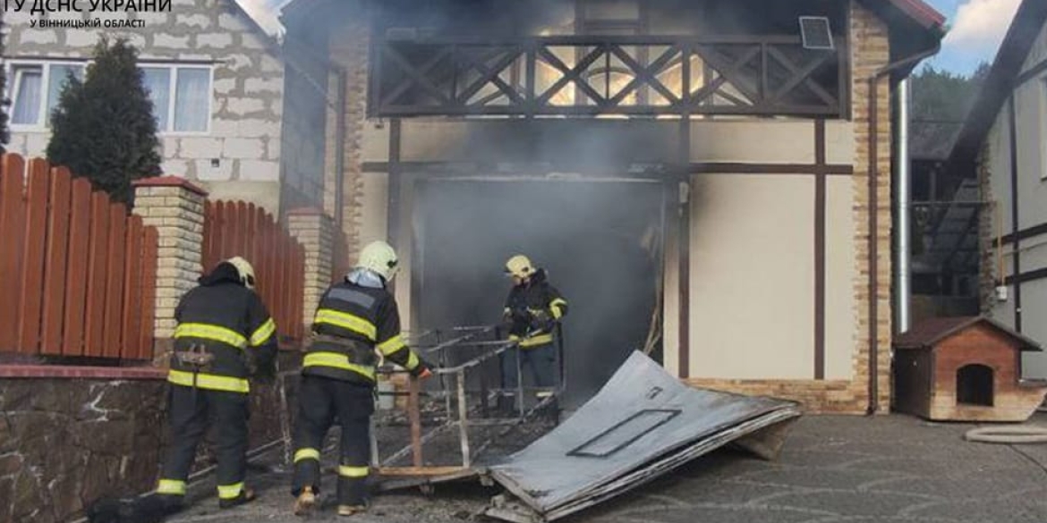 У Могилеві-Подільському через коротке замикання загорівся гараж