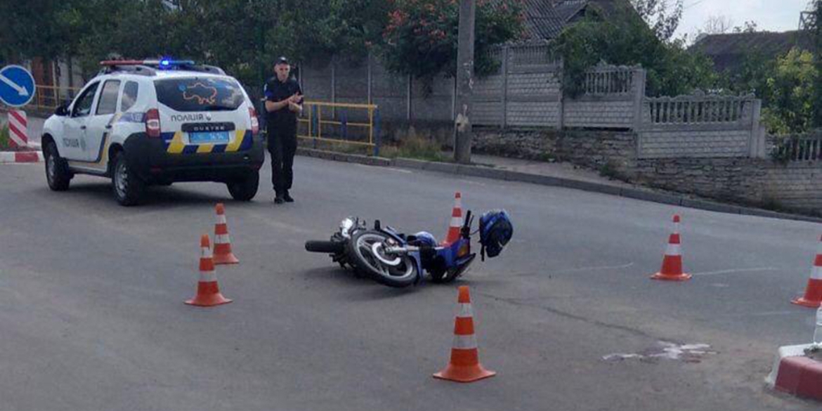 У Могилеві-Подільському зіткнулись автомобіль “ВАЗ” та мотоцикл “Ямаха”