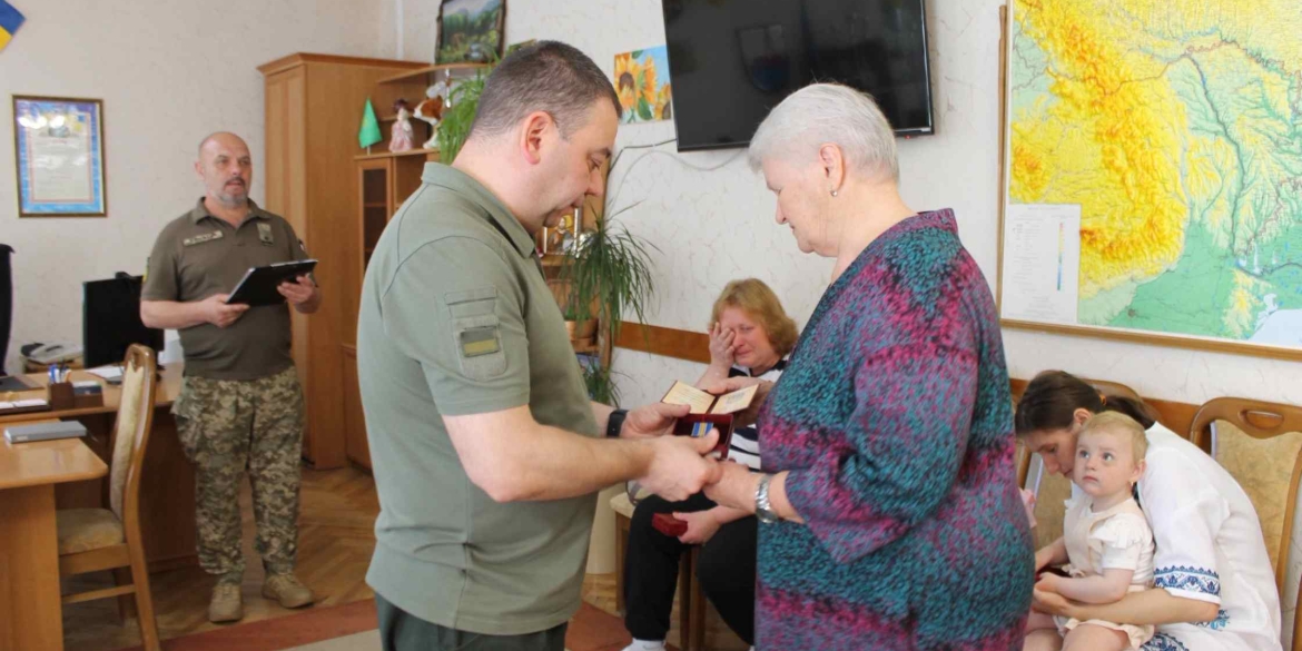 У Могилеві-Подільському рідні отримали нагороди загиблих на фронті воїнів