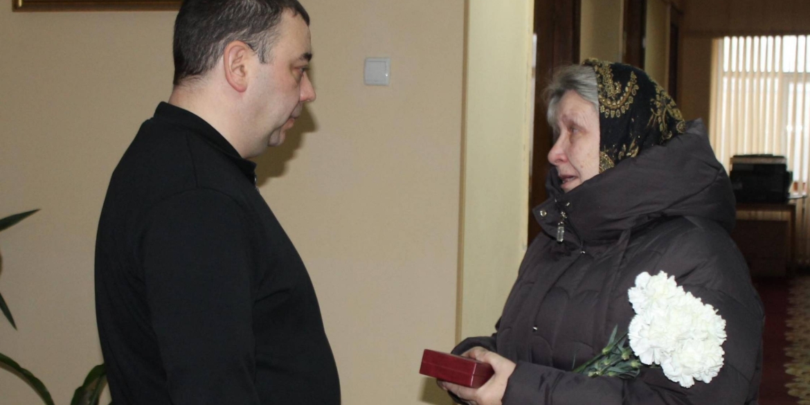У Могилеві-Подільському рідні отримали посмертні нагороди двох Героїв