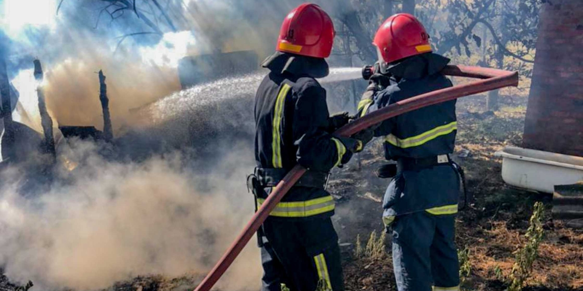 У Немирівській громаді внаслідок загоряння сухої трави вогонь перекинувся на господарську споруду