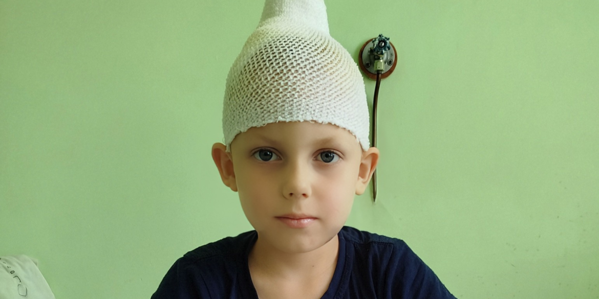 У Бершаді на п'ятирічну дитину впала велика суха гілка дерева