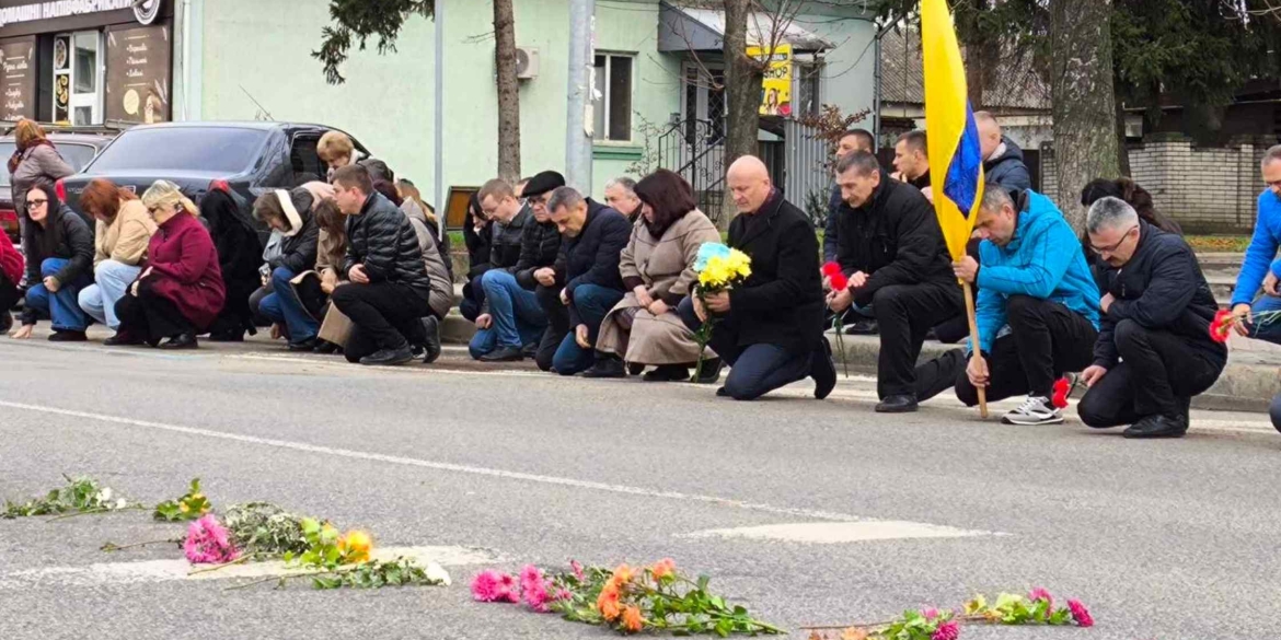 У Немирові прощались з молодим воїном-патріотом